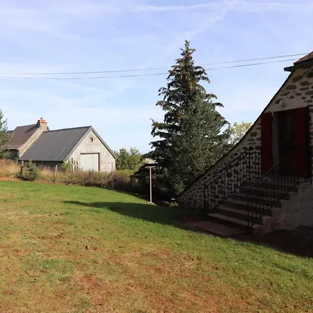 Gite Au Coeur Des Volcans D'auvergne Avec Jardin Privatif, Bbq, Et Wifi - 4 Pers, 2 Ch. - Fr-1-742-191 * Peyrusse