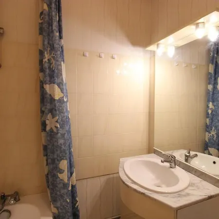 Gite Au Coeur Des Volcans D'auvergne Avec Jardin Privatif, Bbq, Et Wifi - 4 Pers, 2 Ch. - Fr-1-742-191 *